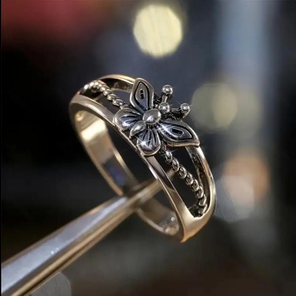 Silver Butterfly Ring - Picture 2 of 6